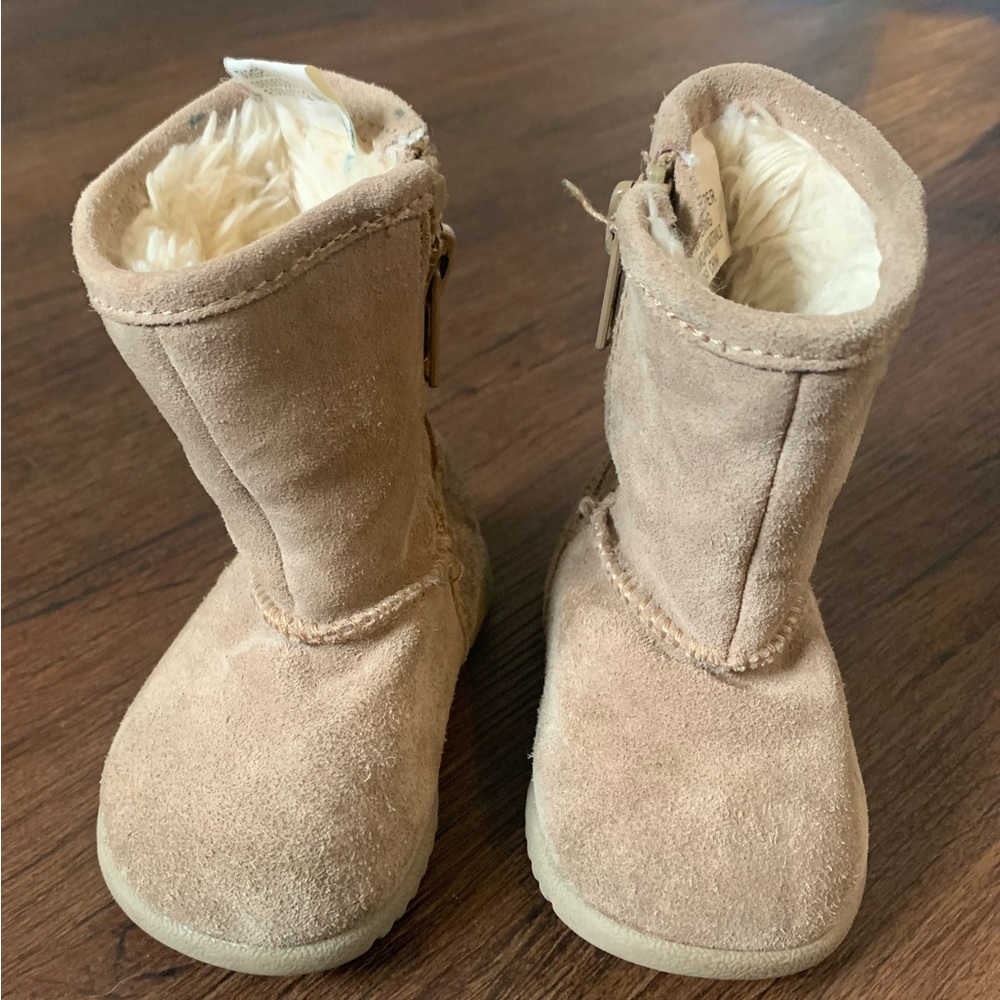 Suede boots